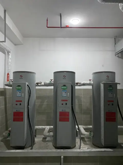 Yuehuoli CBD, Nanjing – installation photo 1